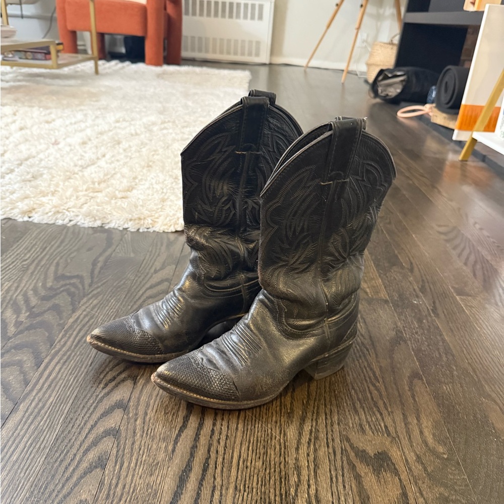Black Justin western leather vintage cowboy boots